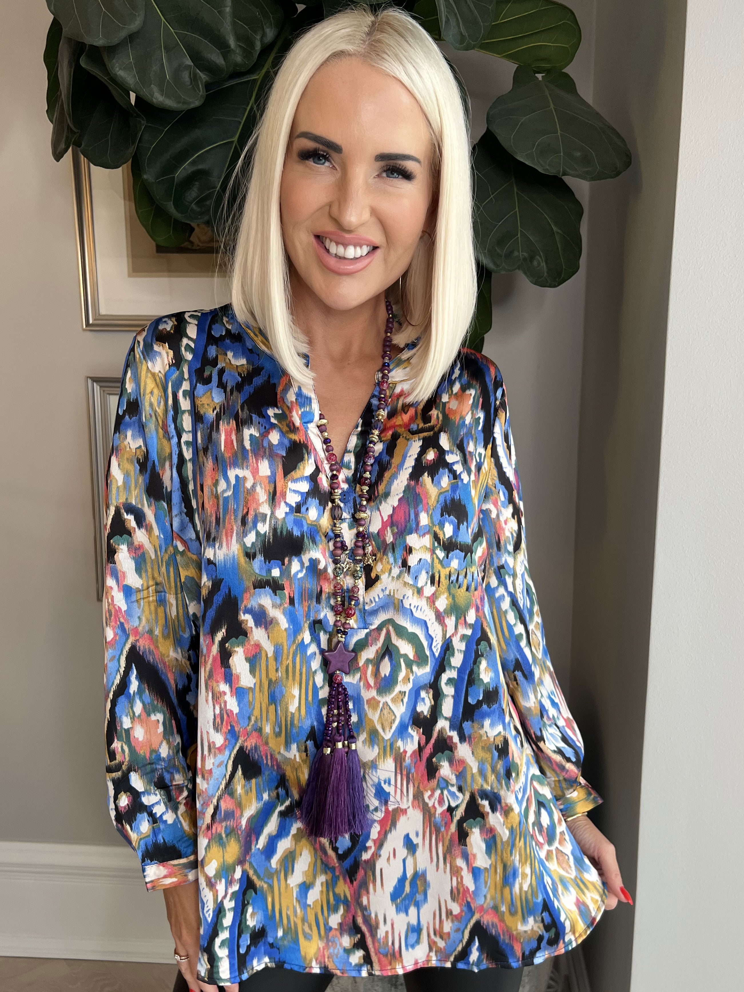 Leona - Flerfarvet mønstret skjorte i silkelook